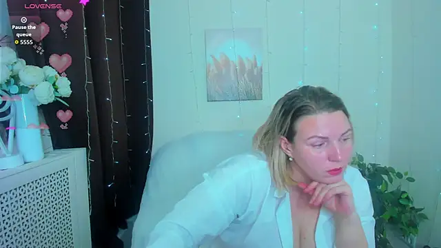 Alison star  online show from November 30, 2:27 am