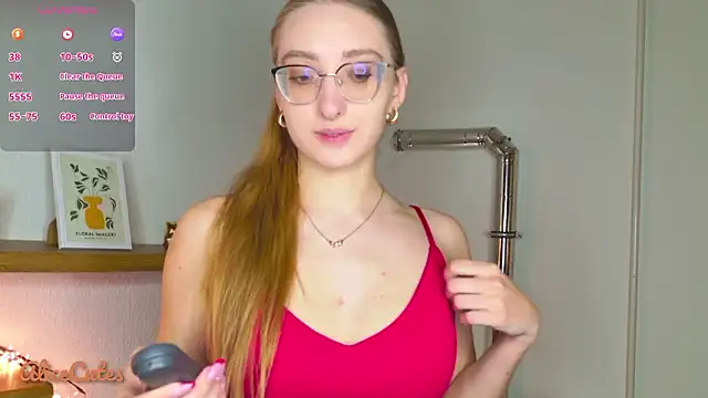 AliceCutes online show from February 28, 1:10 pm