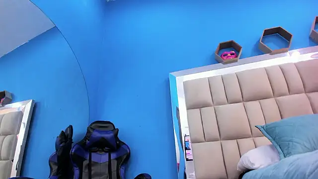 melany love0 online show from February 10, 1:14 pm