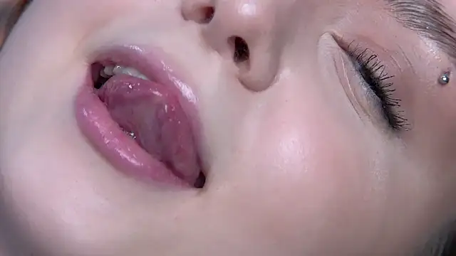 NatalieCroft online show from February 13, 8:05 am