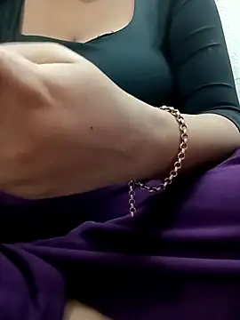 KomalRanii1 online show from December 1, 8:00 pm