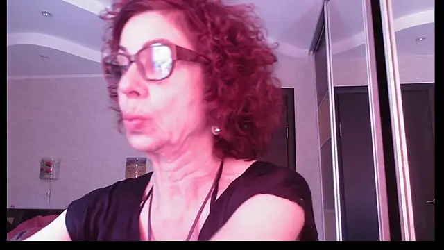 Kelly Flurr online show from June 7, 1:40 pm