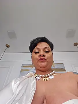 LILIANAJARAMILLO online show from January 8, 12:42 pm