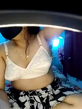 priya2098 online show from July 7, 6:54 pm