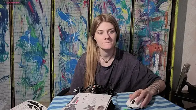 Adell Love online show from June 9, 9:09 am