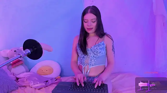 apleepleassure online show from December 19, 9:18 pm