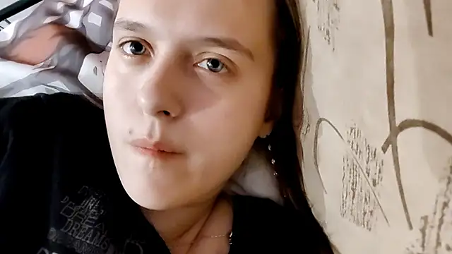 SophieHazely online show from December 17, 10:19 am