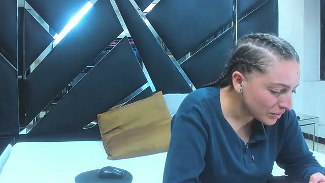 Alyssa Noah online show from April 15, 3:07 am