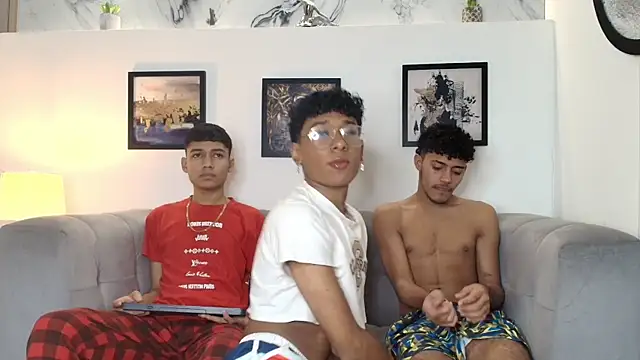 COUPLES BOYS online show from February 25, 1:37 am