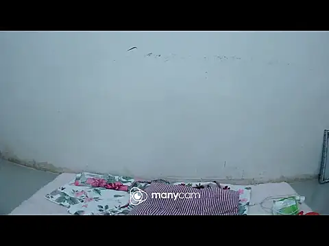 hottiemama69 online show from February 10, 10:57 pm