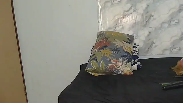 SexyZuluBarbie online show from June 18, 10:09 am