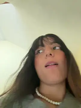 Mia fiire online show from March 4, 8:48 pm