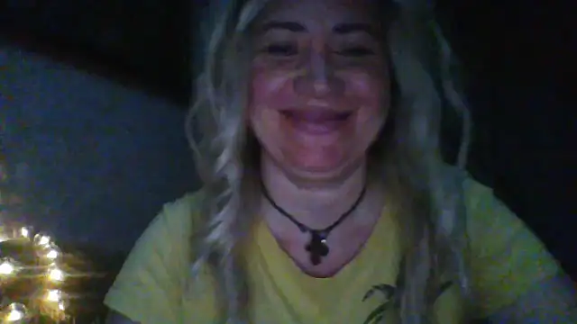 ClaireShannon online show from January 7, 6:44 pm