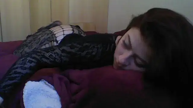 GabriellaManhas online show from April 19, 6:32 pm