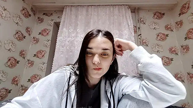 MeerryGirIs online show from December 3, 2:30 pm