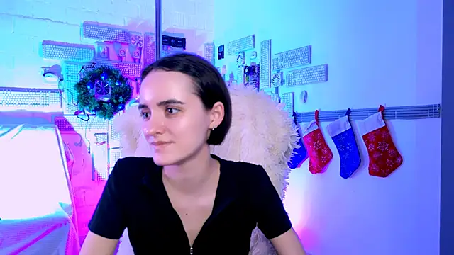 KateWillows online show from January 12, 9:03 am