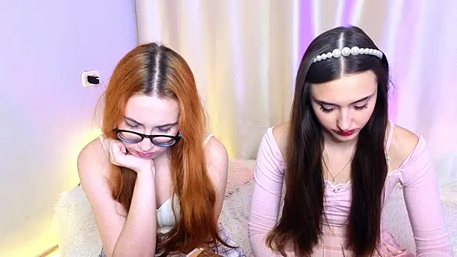 sunny luna online show from November 28, 2:31 pm