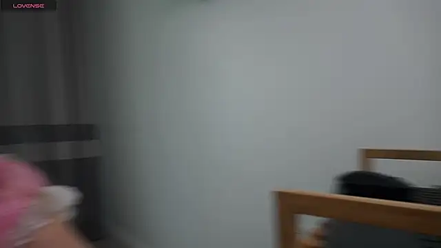 evy miu online show from April 9, 7:25 am