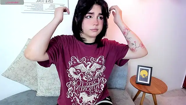 daniellesins2 online show from December 20, 8:46 pm