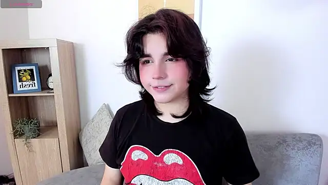 daniellesins2 online show from December 13, 8:59 pm