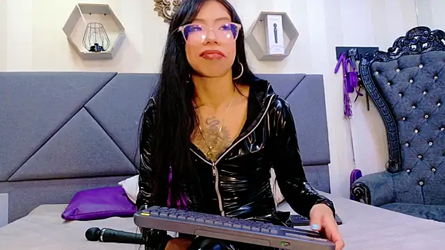 MilaDeRoux online show from July 2, 2:44 am