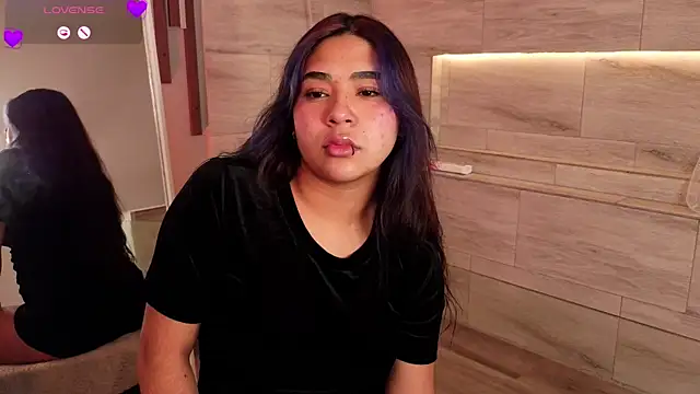 Mylarossi online show from April 17, 3:25 pm