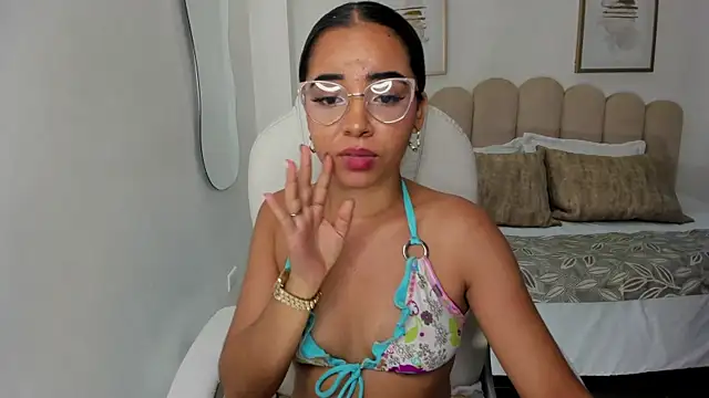 alana martiins online show from May 28, 8:18 pm