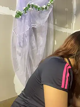 dakota021 online show from April 2, 12:30 am