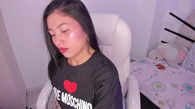 emma collins 18 online show from January 14, 12:26 am