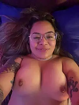 Lindalatina2001 online show from May 27, 2:30 am