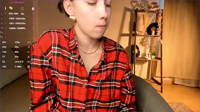 LachelleFrommer online show from April 20, 1:08 am