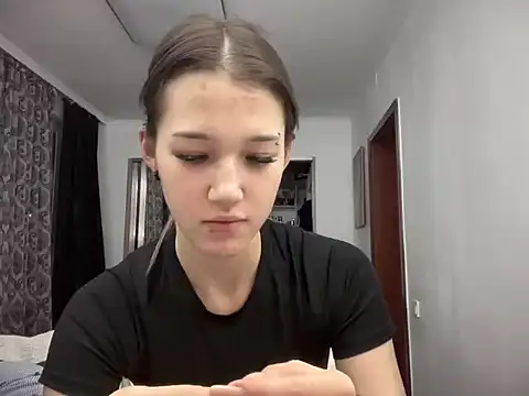 lilXdomii online show from December 4, 6:19 pm