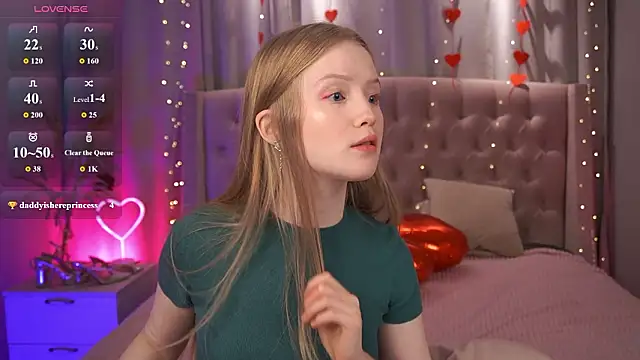 LilianHoward online show from February 12, 1:24 pm