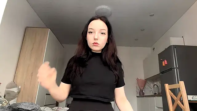 WhiteNoiseJoy online show from December 15, 6:07 am