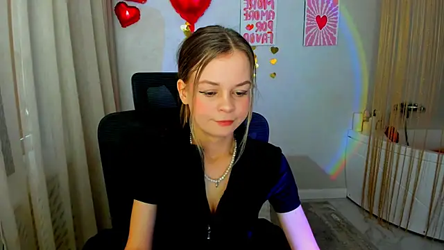 MidnighteAura online show from February 17, 10:47 am