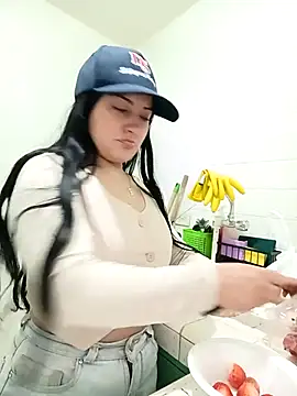 MisNicol online show from December 14, 10:48 pm