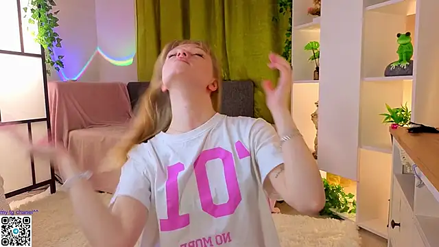 MatthewHoffis online show from April 4, 8:29 pm