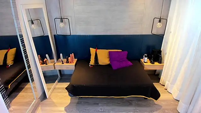 MissSavage  online show from January 7, 8:23 pm