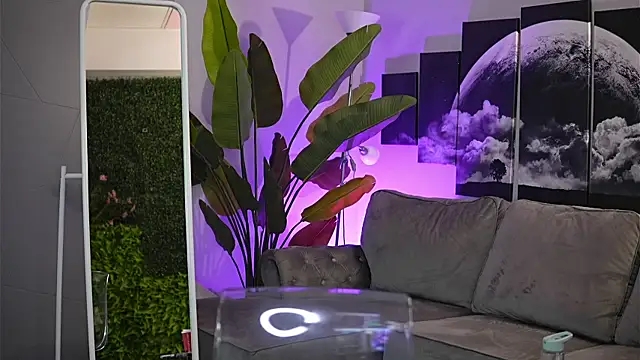 Ivy Trix online show from April 4, 6:18 pm