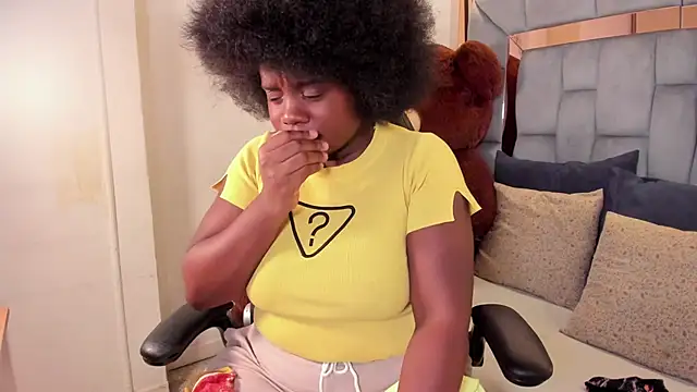 liarosee11 online show from December 14, 2:28 am