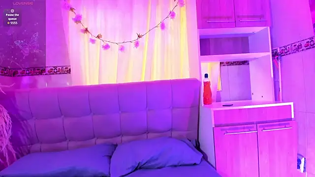 ruby eclipsee online show from December 3, 5:15 pm