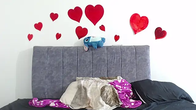 hottie couplee online show from July 28, 10:53 pm