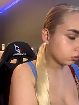 Angelbounce online show from December 3, 4:09 pm