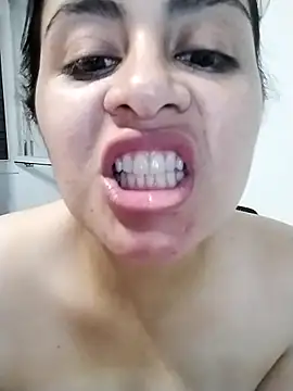 latina prohibida online show from February 15, 3:09 am