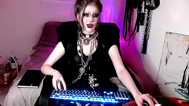 EmpressMorrigan online show from March 8, 2:43 pm