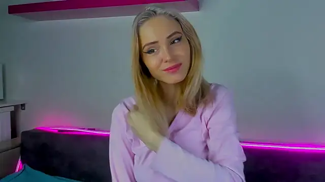 Gina Gina love online show from December 18, 11:04 am