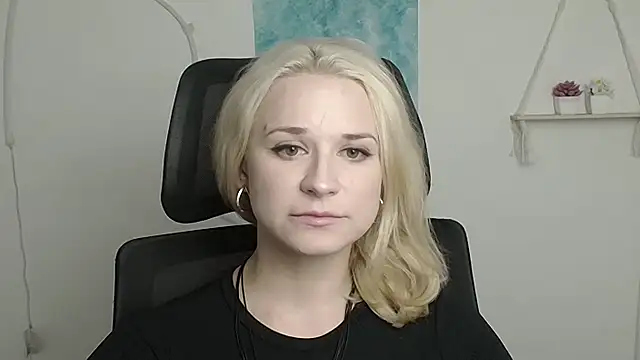 Melodie Aster online show from April 14, 11:32 am