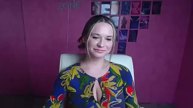 Melodie Aster online show from March 10, 7:45 am