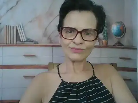 Luna-Hot0802 online show from February 9, 1:46 pm