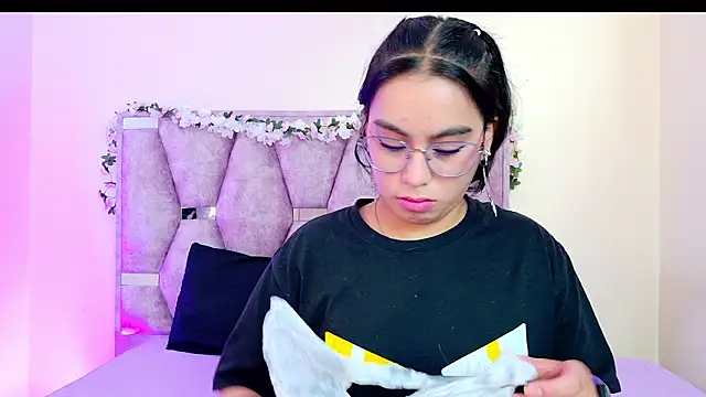 iris and damian online show from March 11, 5:26 pm